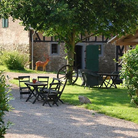 Hof Liebeneck Bed & Breakfast Osterspai Exterior photo