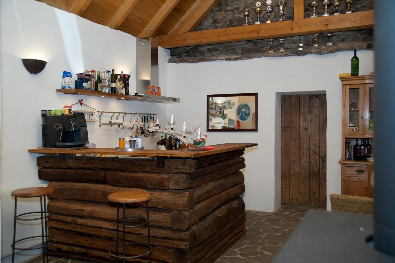 Hof Liebeneck Bed & Breakfast Osterspai Exterior photo